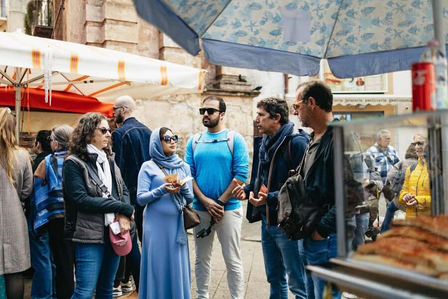 Palermo: Street Food and History Walking Tour - Finishing with cannolo near Quattro Canti