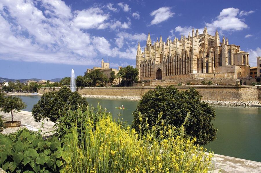 Palma de Mallorca: City Walking Tour with The Cathedral - Practical advice before you go