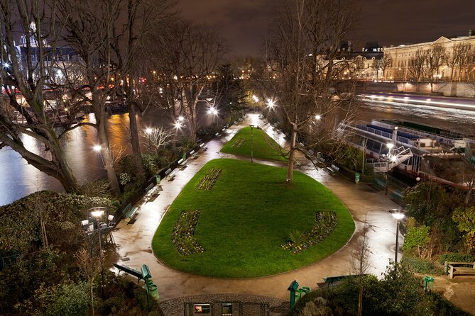 Paris by Night Walking Tour: Ghosts, Mysteries and Legends - Saint-Germain-l’Auxerrois and the massacre of 1572