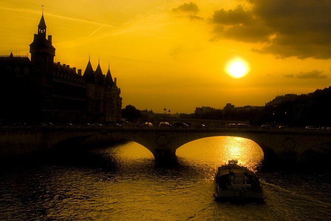 Paris by Night Walking Tour: Ghosts, Mysteries and Legends - Long walks between the darker stories