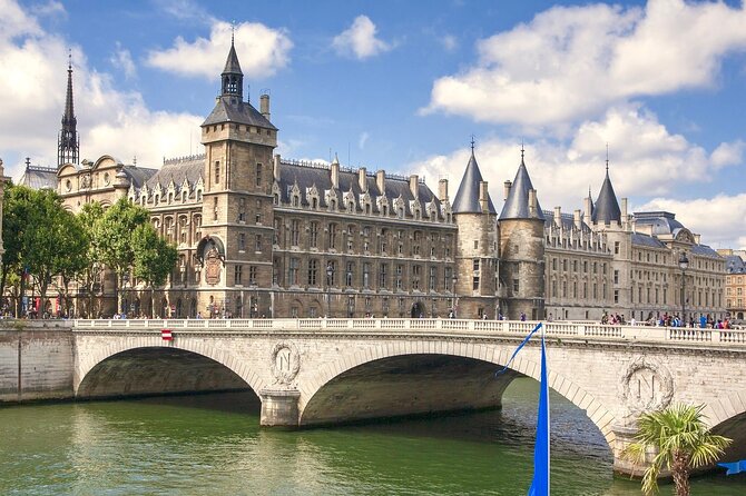 Paris City Center Free Walking Tour (Tip-Based) - Starting at Île de la Cité and Notre-Dame