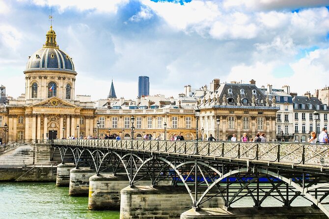 Paris City Center Free Walking Tour (Tip-Based) - Pont Neuf and the oldest bridge in Paris