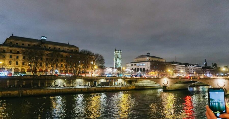 Paris: Dark History and Ghostly Guided Walking Tour - Notre Dame’s demons and stone symbols