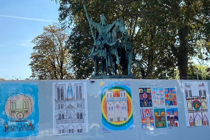 Paris: Île de la Cité and Notre-Dame Walking Tour With Crypt - The Marché aux Fleurs and everyday Paris