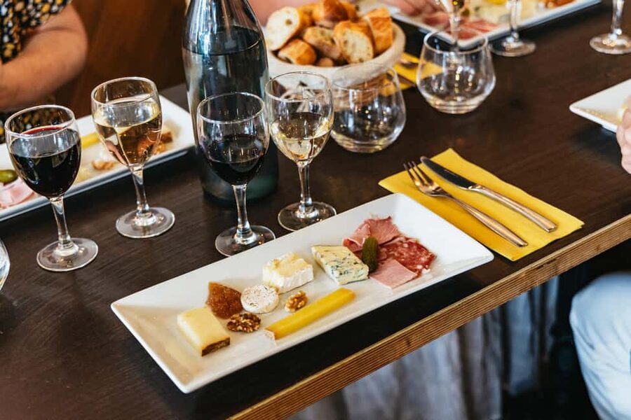 Paris: Montmartre Cheese, Wine & Pastry Guided Walking Tour - Key points at a glance
