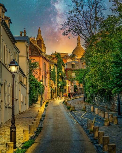 Paris: Montmartre Highlights Walking Tour with a Local Guide - What the $23 price really buys you