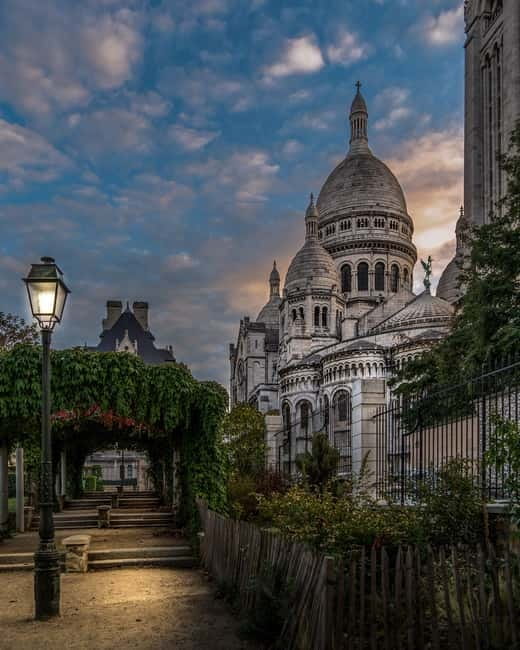 Paris: Montmartre Highlights Walking Tour with a Local Guide - The Wall of Love and Montmartre’s softer side