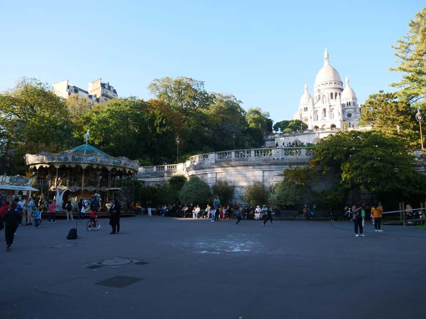 Paris: Montmartre Must-See Walking Tour with a Local Guide - Key points at a glance