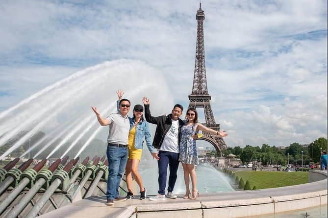 Paris Private Walking Tour with a Personal Photographer - Key points at a glance