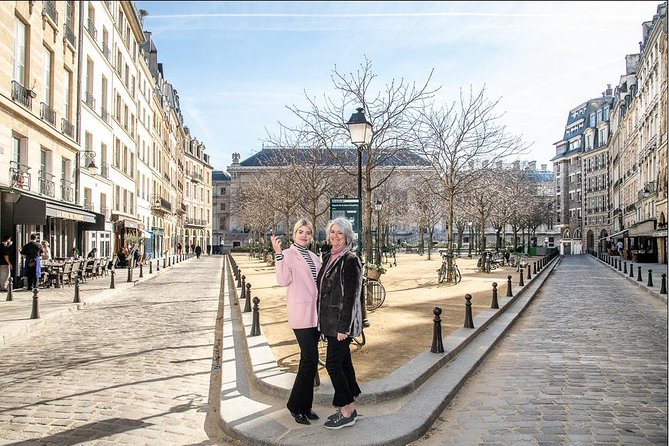 Paris Private Walking Tour with a Personal Photographer - Weather, clothing, and practical preparation