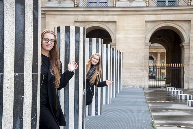 Paris Private Walking Tour with a Personal Photographer - The Royal Palace Gardens and Louvre setting