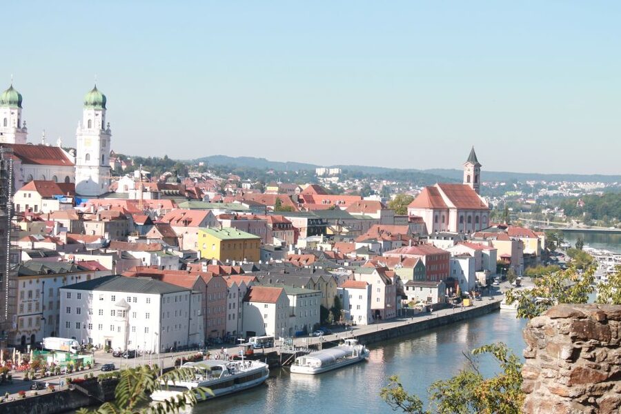 Passau: City Highlights Guided Walking Tour - Town Hall’s clock and armored murals