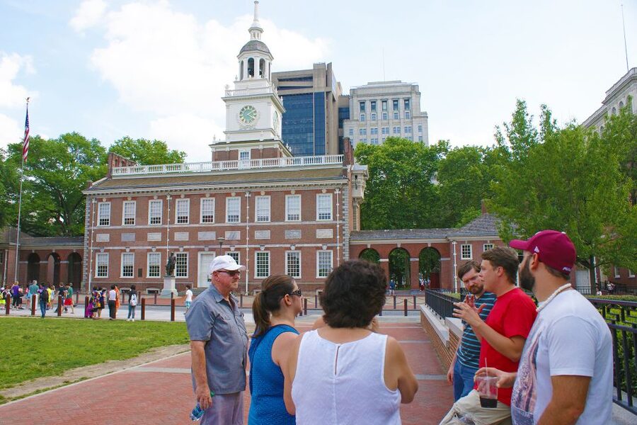 Philadelphia: History, Highlights & Revolution Walking Tour - What the guides add to the experience