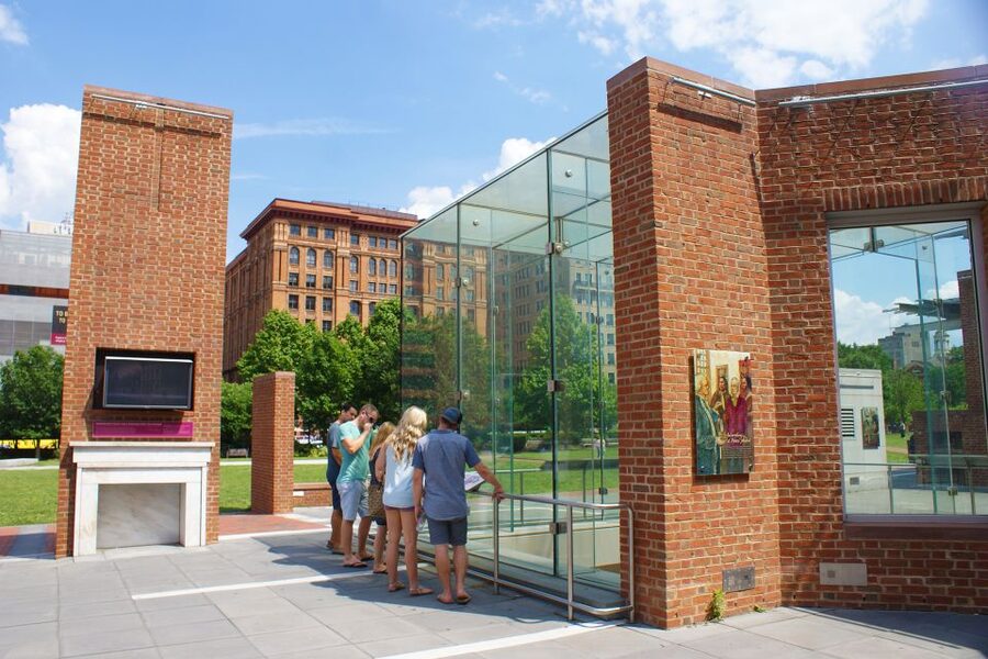 Philadelphia: History, Highlights & Revolution Walking Tour - Walking conditions, timing, and practical advice