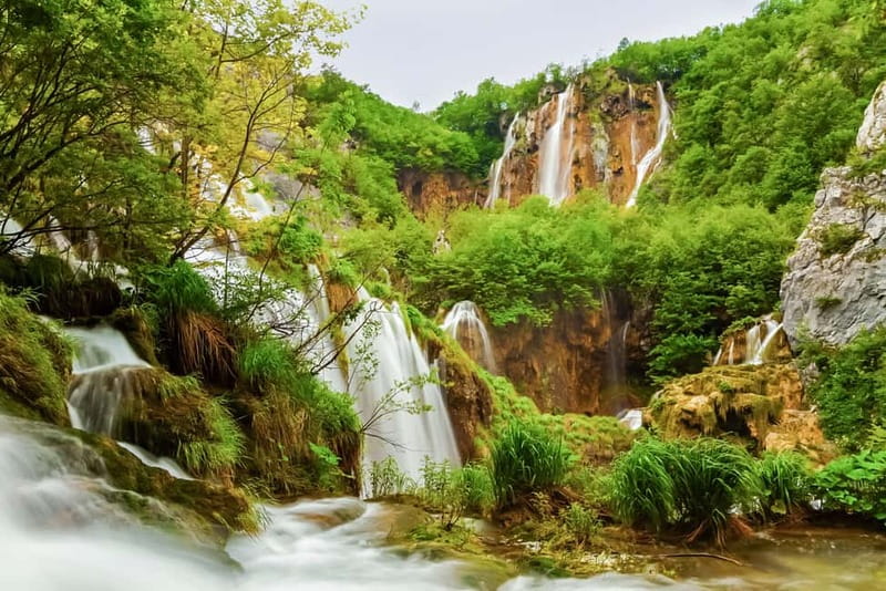 Plitvice Lakes: Guided Walking Tour with Bus and Boat Ride - Why Plitvice works so well with a guide