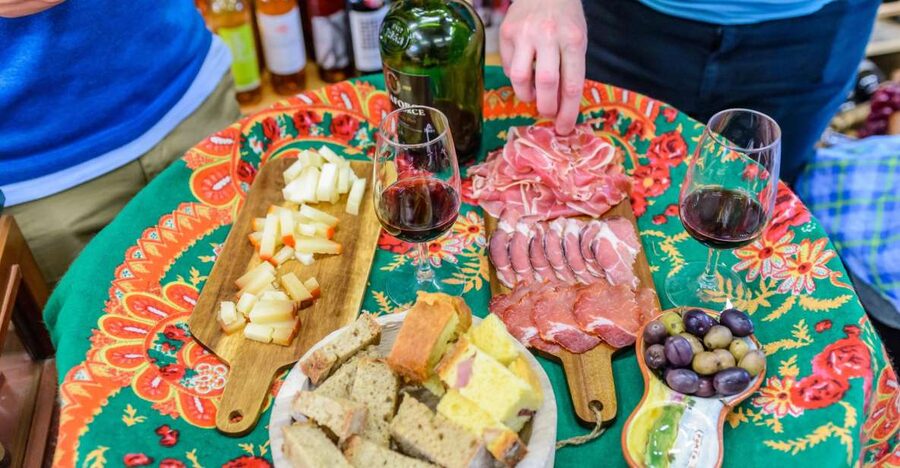 Porto: Delicious Food and Wine Walking Tour - Why the guide matters more than the dish list