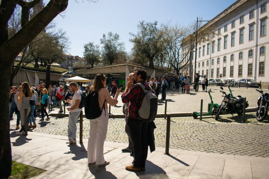 Porto: Historical Center Walking Tour - Starting near Mouzinho da Silveira