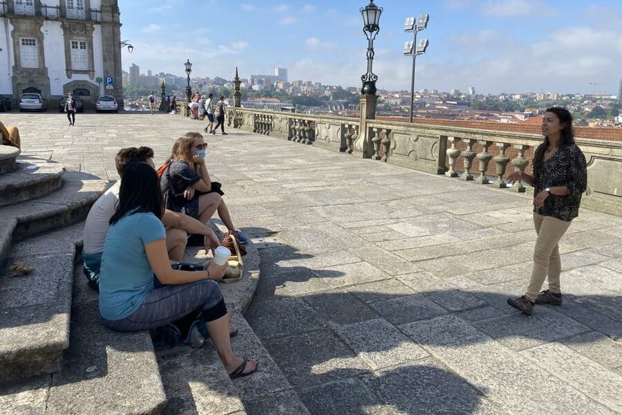 Porto: Historical Center Walking Tour - Art Nouveau façades and Lello Bookshop