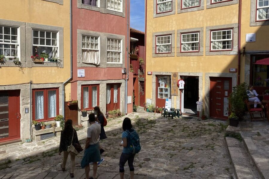 Porto: Historical Center Walking Tour - Clérigos Tower and the final city view