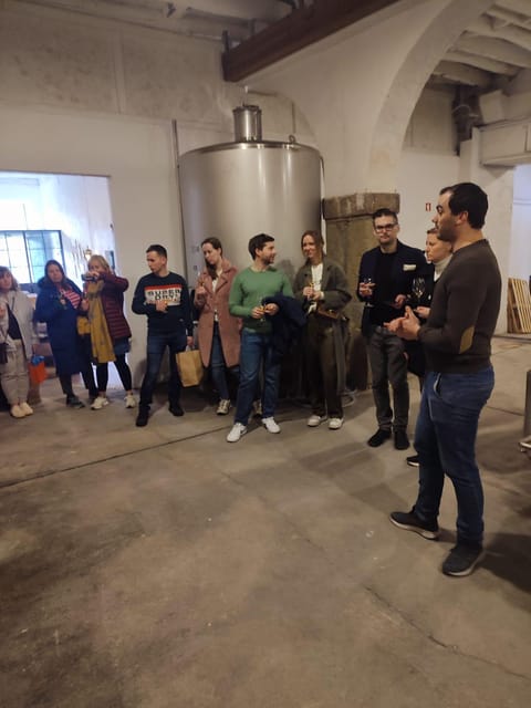 Porto: Port and Douro Wine Walking Tour with 9 Tastings - Key points to know before you book