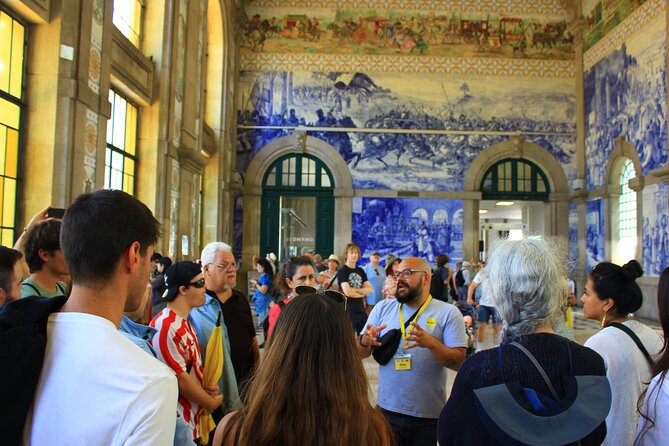 Porto's #1 Walking Tour - University streets and Livraria Lello