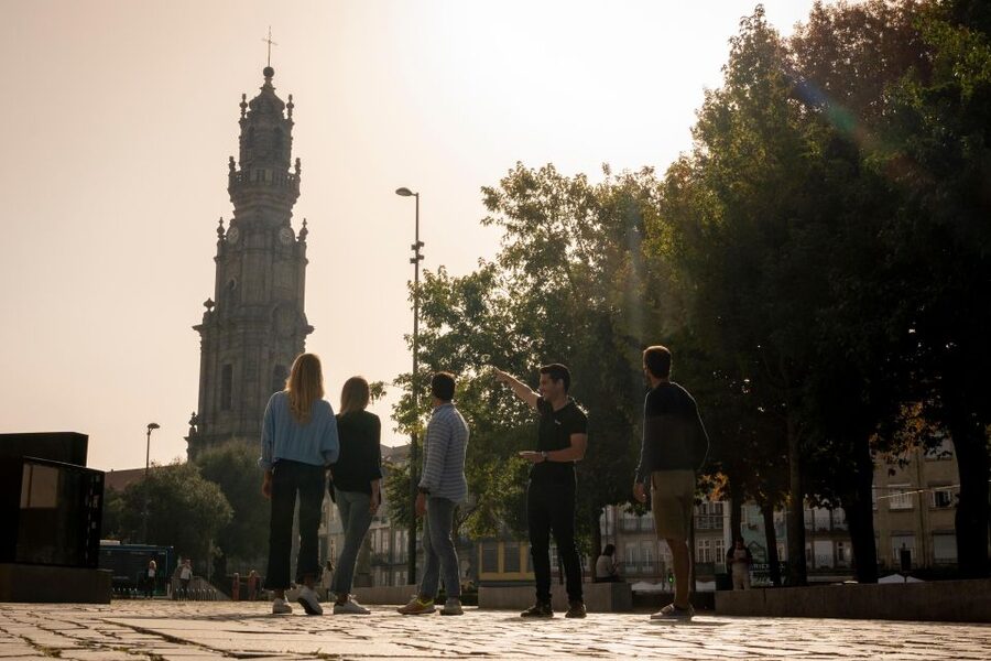 Porto: Walking Tour, Lello Bookshop, Boat and Cable Car - Key points at a glance