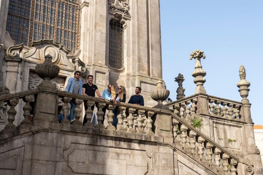 Porto: Walking Tour, Lello Bookshop, Boat and Cable Car - The cable car down to the river
