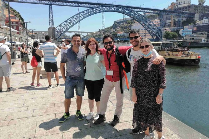 Porto Walking Tour - The Perfect Introduction to the City - Fonte dos Leões and the university quarter