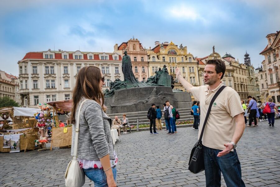 Prague: 3-Hour Walking Tour of Old Town & Prague Castle - The guides are the real difference