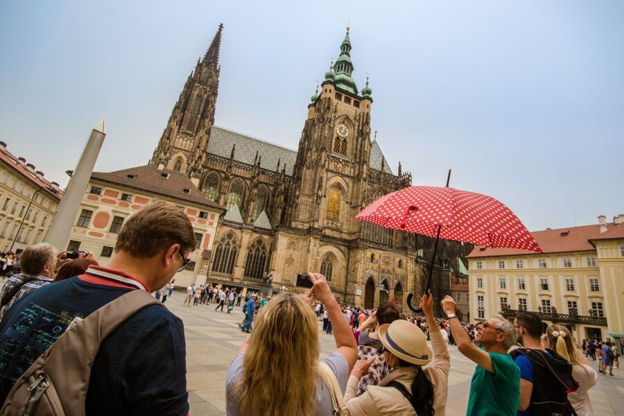 Prague: Guided Bus & Walking Tour with River Cruise & Lunch - Pickup details that can save your morning
