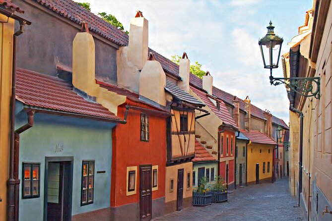 Prague Guided Walking Tour and Cruise with Authentic Czech Lunch - Prague Castle and St. Vitus Cathedral