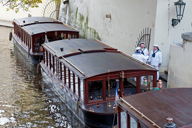 Prague Guided Walking Tour and Cruise with Authentic Czech Lunch - A slower hour on the Vltava