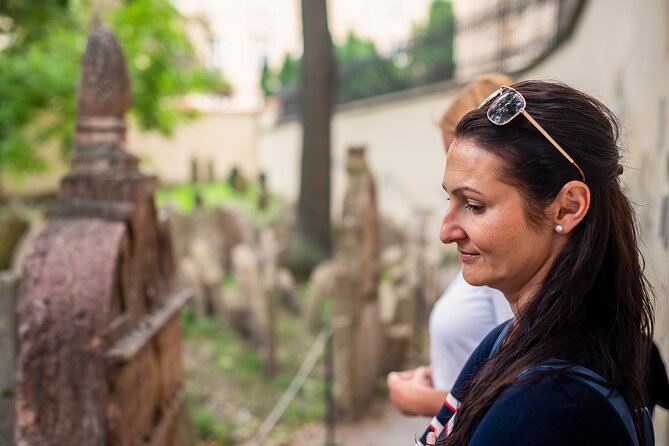 Prague: Jewish Quarter Walking Tour with Admission Tickets - Why Josefov deserves a guided visit