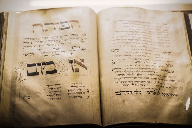 Prague: Jewish Quarter Walking Tour with Admission Tickets - Maisel Synagogue: your first look at Prague’s Jewish story