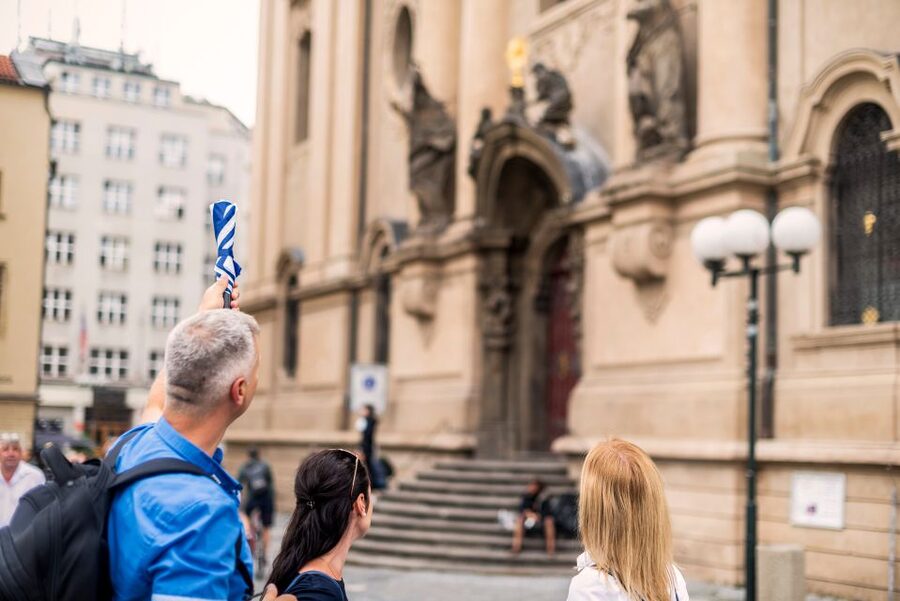 Prague: Old Town and Jewish Quarter Guided Walking Tour - Old Town: the second 45 minutes