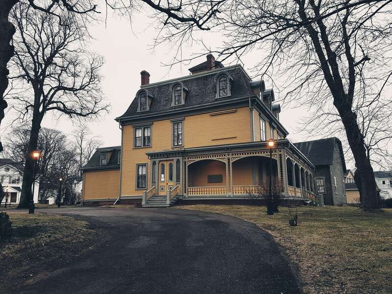 Prince Edward Island: Small Group Charlottetown Walking Tour - Key points to know before walking Charlottetown