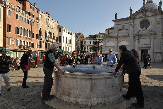 Private 3 hrs Venice Tour: St Mark's, Walking tour & Boat tour - Campo Santa Maria Formosa and the Castello lanes