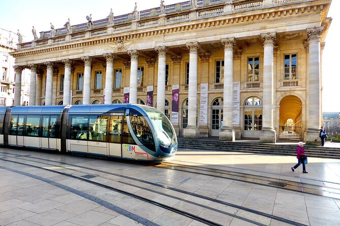 Private - Best of Bordeaux Walking Tour + Glass of Bordeaux Wine - Notre-Dame de Bordeaux, a quieter pause