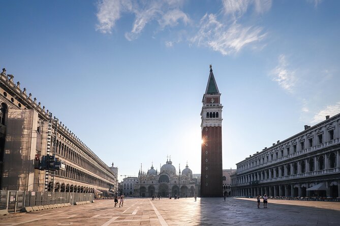 Private Best of Venice Walking Tour with St Mark's Basilica - What the guides add to the walk