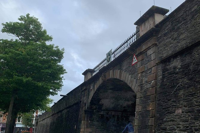 Private Guided Walking Tour in Derry City - How the peace process fits in