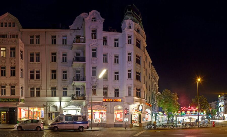 Reeperbahn Walking Tour with St. Pauli Local - Why this Reeperbahn walk is different