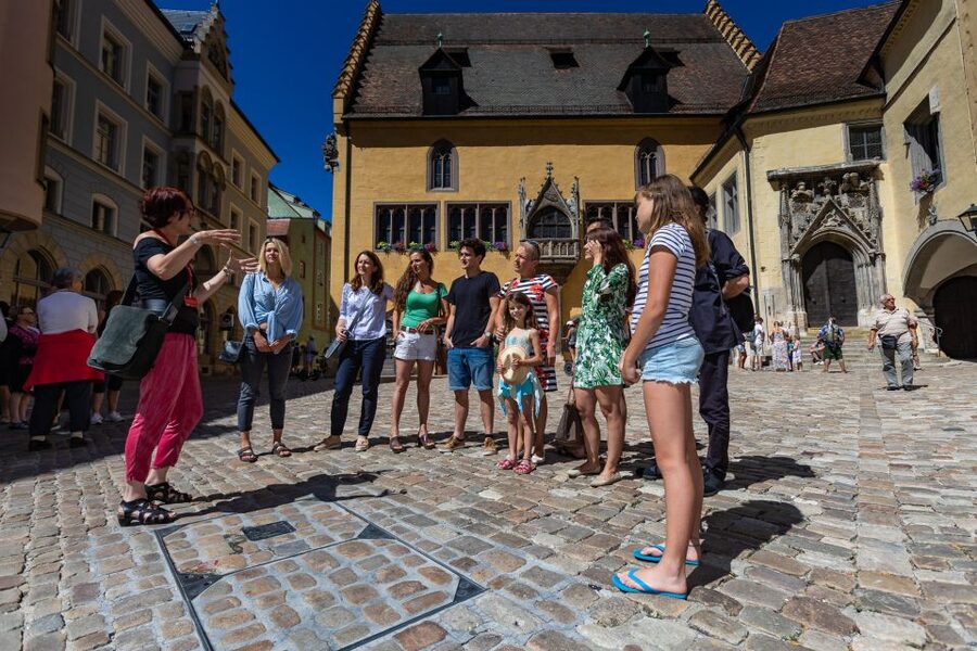 Regensburg: Guided City Walking Tour of the Old Town - The Roman Porta Praetoria from the outside