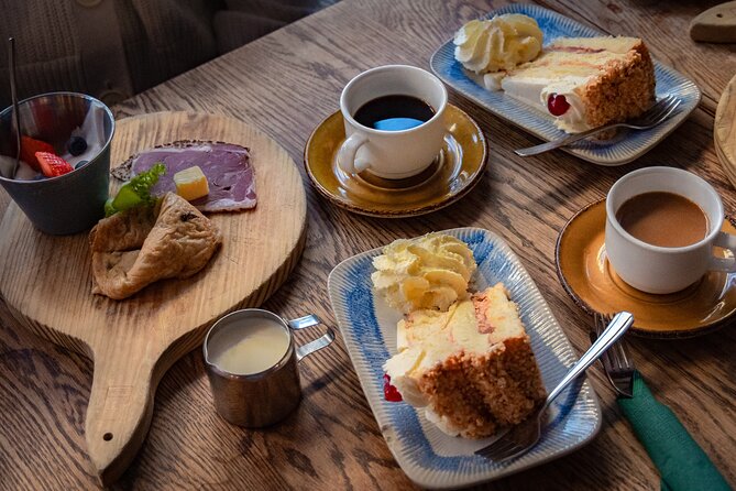 Reykjavik Food Walk - Local Foodie Adventure in Iceland - Laugavegur and Skólavörðustígur between bites