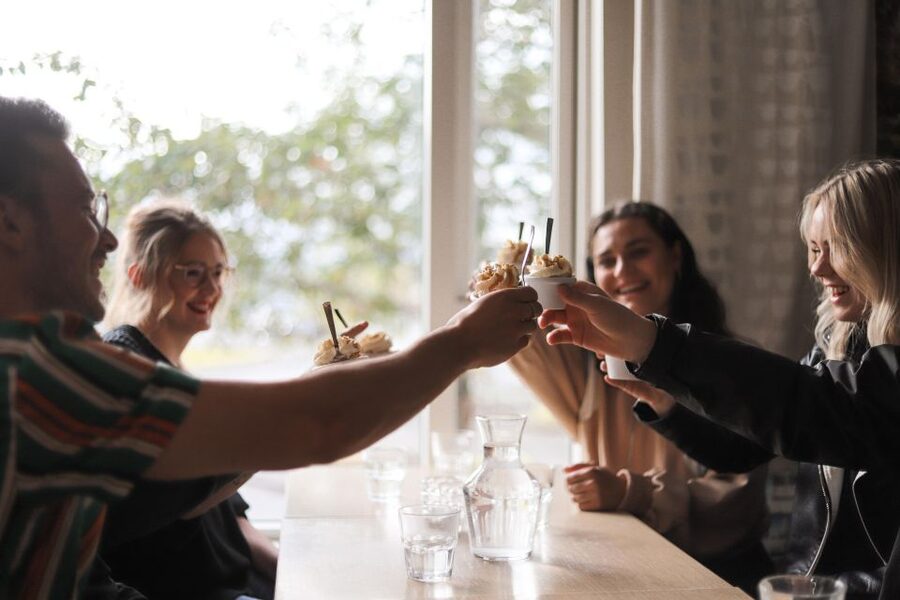 Reykjavik: Guided Foodie Walking Tour with 6 Tastings - How much walking and how much food?