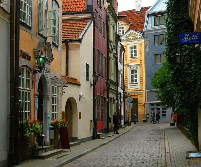 Riga Classical Old Town 2-Hour Walking Tour - Stories, legends, and useful local advice