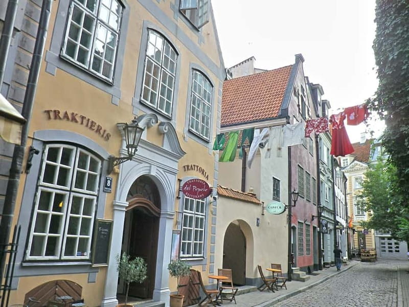 Riga Classical Old Town 2-Hour Walking Tour - Is $88 per person fair value?