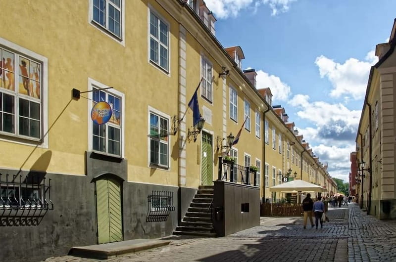 Riga: Guided Old Town Walking Tour - Why this Riga walking tour works as an introduction
