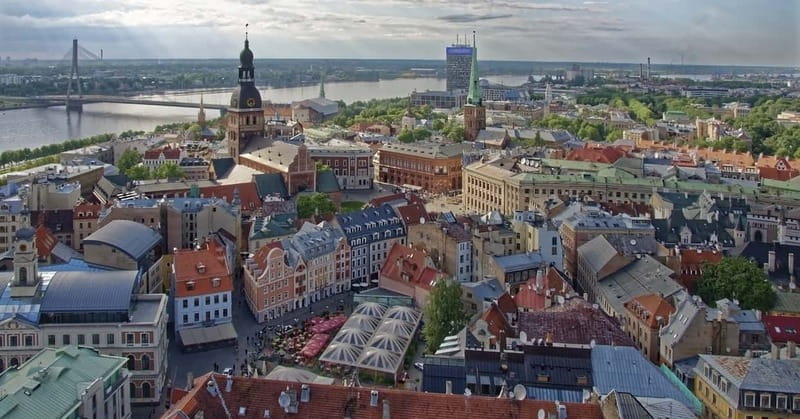 Riga: Guided Old Town Walking Tour - St. Peter’s Church and Riga’s vertical landmark