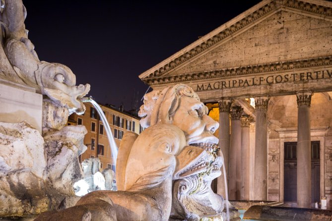 Rome by Night Walking Tour - Legends & Criminal Stories - Murder, poison, and the human side of crime