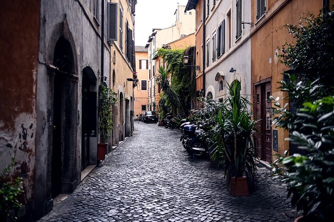 Rome Food Tour in the Historic Centre with 8+ Food Tastings - Campo de’ Fiori and the working side of the centre
